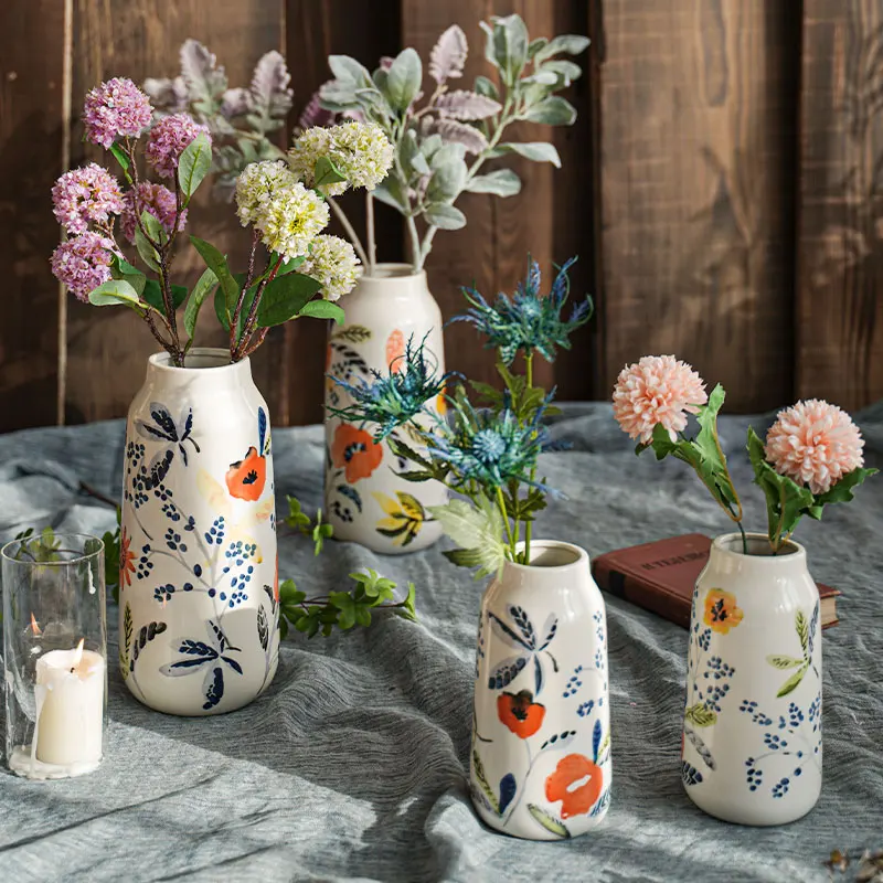Dažytos Keramikos Vaza, Džiovintų Gėlių Ornamentais, Gėlių Išdėstymas Gyvenamasis Kambarys ir Valgomasis Stalas Kūrybos Namų Puošybai Paprasta