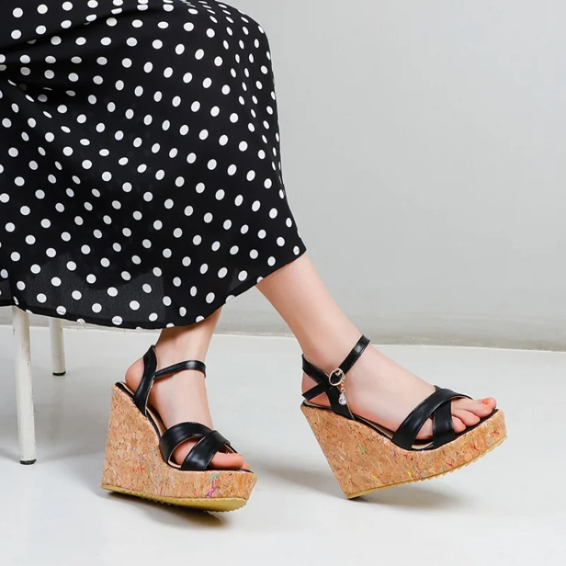 vasaros Naują stilių mados Žuvų snapas Susiduria kojų aukštakulnį moterų sandalai Kietas PU Dirželio Sagtis Pleištai moterys sandalai aukštos 12cm